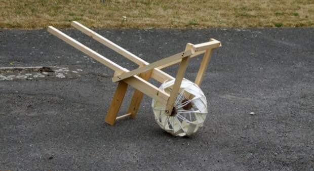 Студент из Африки изобрёл колесо (17 фото + 2 видео)