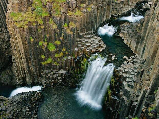7. Iceland : Litlanesfoss Falls