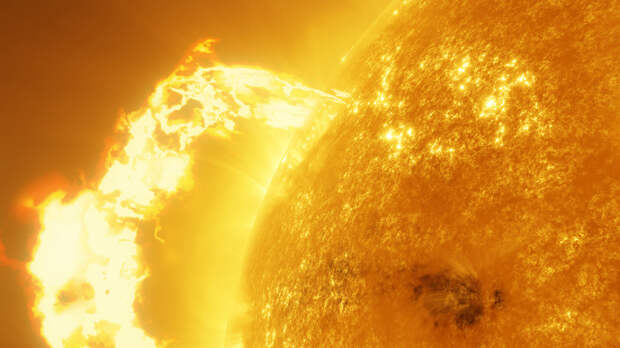 ИКИ РАН: на Солнце произошла сильная вспышка