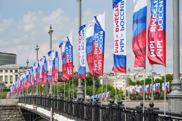 Артист Александр Фисенко посетил столичный пункт отбора на военную службу по контракту Фото: Е. Самарин mos.ru. Пресс-служба мэра и Правительства Москвы