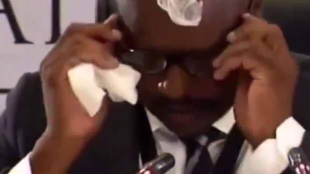 В ЮАР бывший полицейский чиновник попал в курьезную ситуацию