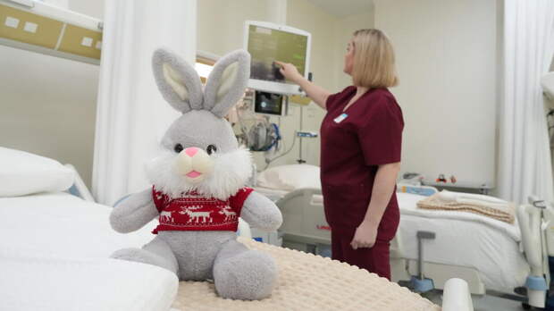 Девочке грозит ампутация из-за прищемленного пальца в детсаду в Алтайском крае