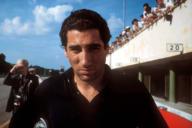 Альфонсо де Портаго: испанский маркиз, который гонял на Ferrari, прыгал с трамплина и погиб в 28 лет на последней в истории Милле Милья