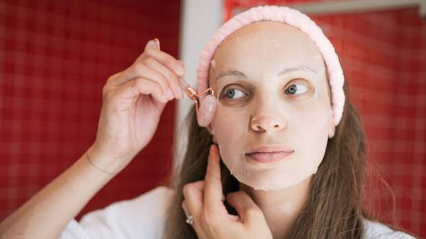 Дерматолог Омарова дала советы по уходу за кожей лица зимой