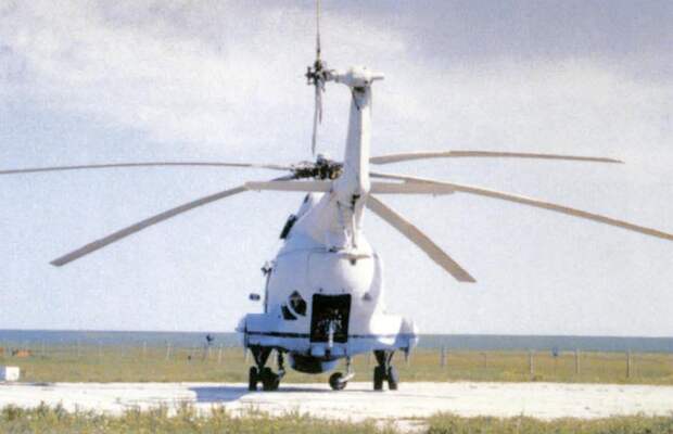 Ми-14БТ сзади. Видна система буксировки минного трала