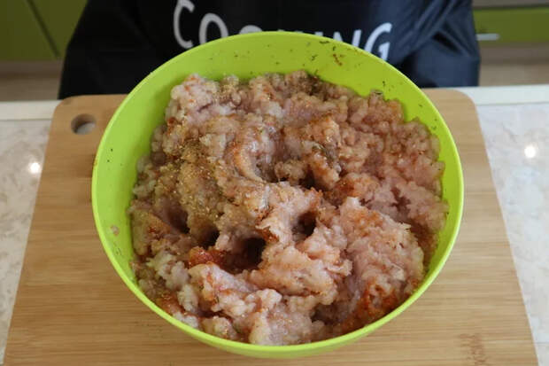 Чесночные, куриные колбаски к пиву (пивчики) Закуска к пиву, Снеки, Вяленое мясо, Видео рецепт, Длиннопост, Видео, Рецепт
