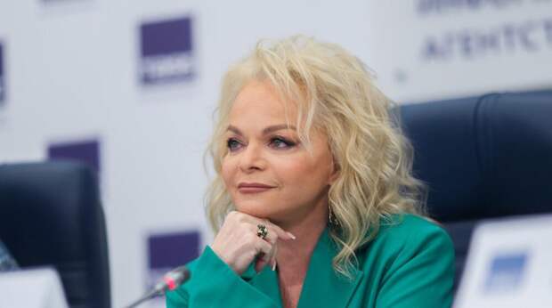 Влиятельный друг Долиной пообещал, что та не останется без "крыши над головой"