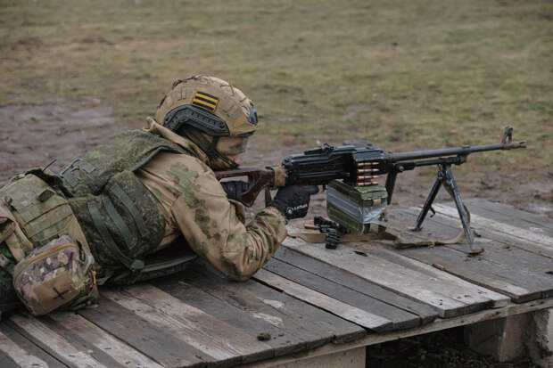 Боец СВО в одиночку отбил атаку ВСУ и несколько дней полз с ранением без еды, воды и связи