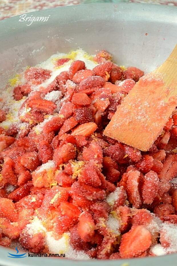 Клубничный конфитюр и печеньки бонусом