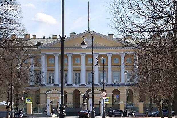 Суд в СПб принял иск об отмене переименования улицы