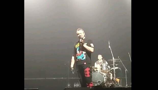 Группа КняZz поблагодарила техника Пашу из Рязани и поздравила женщин с 8 марта