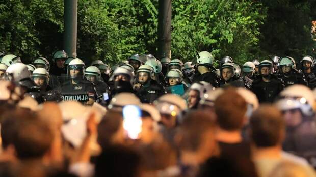 На акциях протеста в Сербии полиция задержала 107 человек