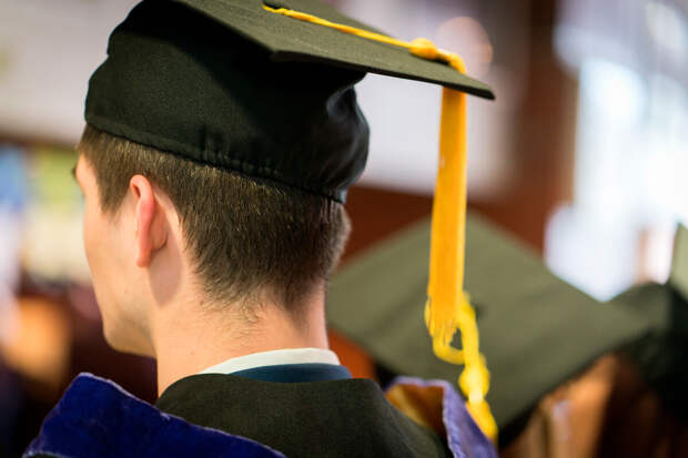 Лишь 11% российских студентов "сидят на шее" у родителей