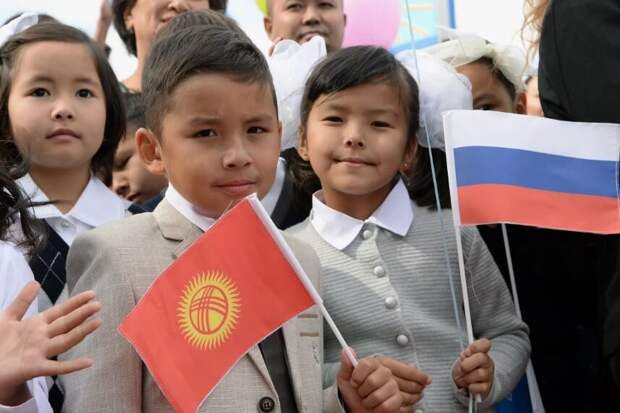 Школьники в Киргизии (иллюстрация из открытых источников)