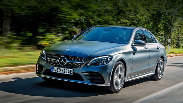 Mercedes c. В этом месяце такие «цешки» уже приглашались на ремонт, из-за индикации подушек. Прошлым летом у C-класса возникали неприятности с сиденьями.
