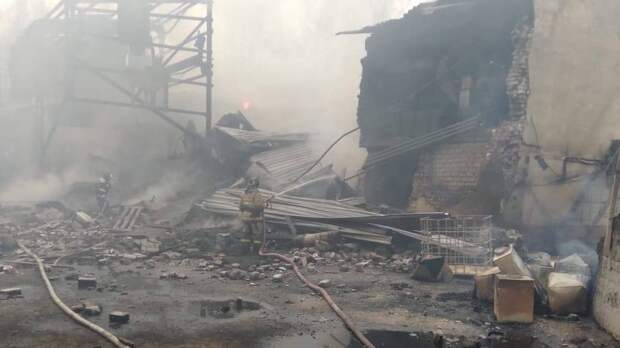 Появилось видео из разрушенного из-за пожара цеха завода под Рязанью