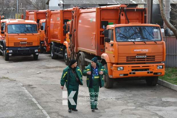 В новогодние праздники в Крыму будут ежедневно вывозить мусор