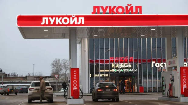 Эксперты объяснили, почему в России растут цены на бензин