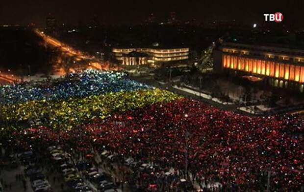 В Бухаресте 50 тысяч человек приняли участие в антиправительственных митингах