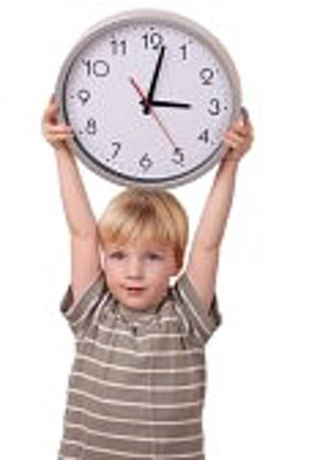 http://us.cdn1.123rf.com/168nwm/pahham/pahham1202/pahham120200001/12576203-portrait-of-a-young-boy-holding-a-clock-isolated-on-white-background.jpg
