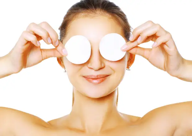 Как убрать синяки под глазами: 5 несложных способов Как убрать синяки под глазами: 5 несложных способов