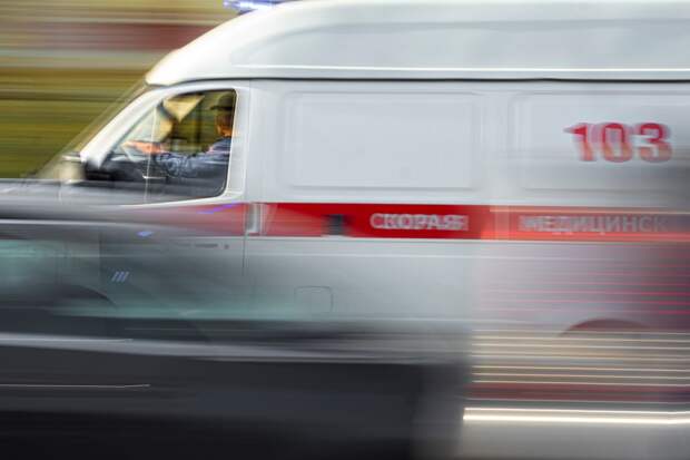 Дрон ВСУ атаковал скорую, прибывшую к школе в Запорожской области