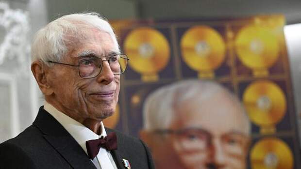 Мороз с подарком, Панайотов — о романтике: как прошел юбилей Зацепина в Кремле