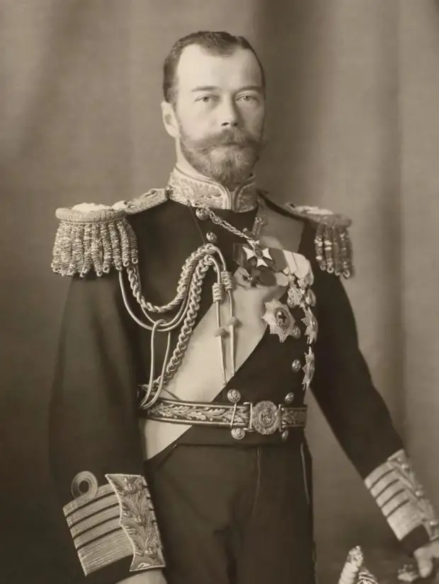 Если у Николая 2 были огромные счета за границей, почему его мать после революции бедствовала?