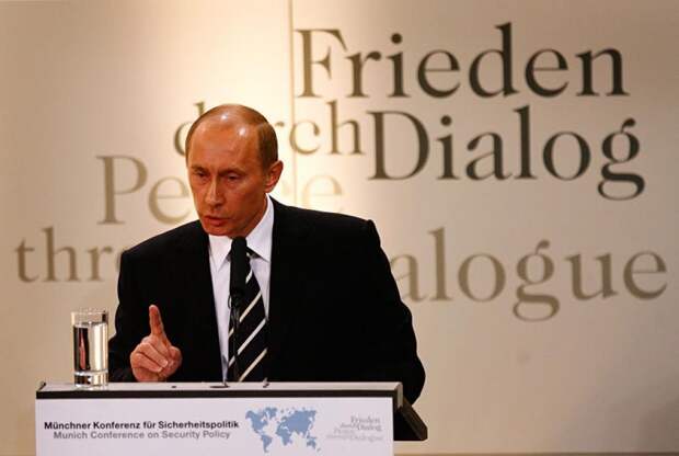 Проверена временем: как звучит знаменитая Мюнхенская речь Владимира Путина 10 лет спустя