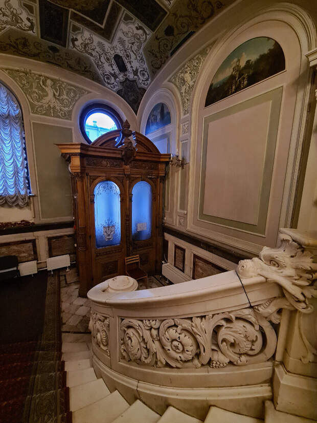 Фото: Парадная гостья