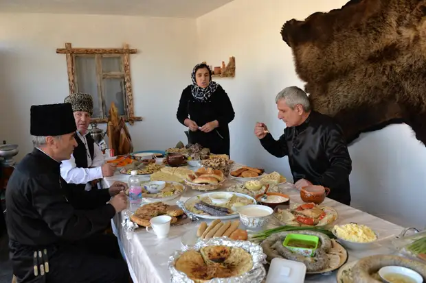 Продукты развития: Медведев поручил изменить состав потребительской корзины