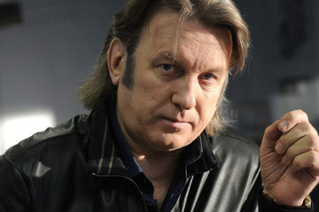 Певец Дмитрий Лоза призвал отказаться от празднования Дня всех влюбленных