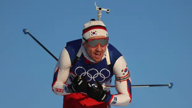 Лапшин ответил, почему российские биатлонисты кажутся зажатыми и серьёзными