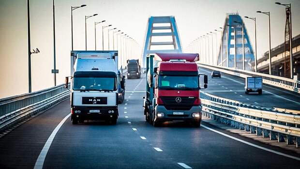 К Крымскому мосту подведут трассу за 100 миллиардов рублей