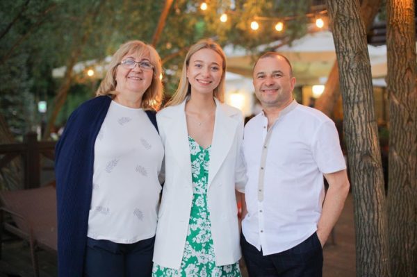 Екатерина Репяхова с мамой и мужем Екатерина Репяхова с мамой и мужем