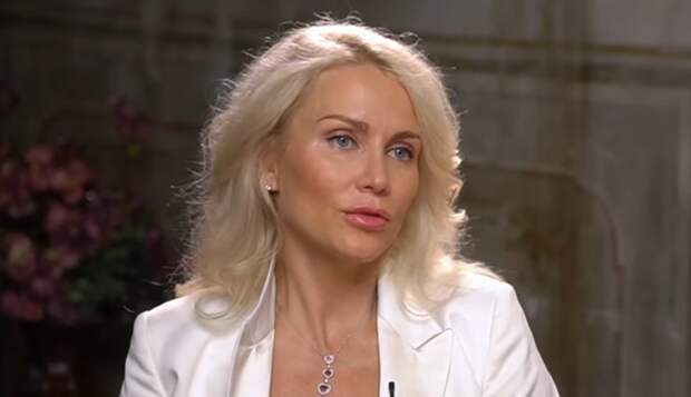 «Обеление совершенно понятно кого»: Екатерина Гордон прокомментировала новые интервью Полины Дибровой и Романа Товстика