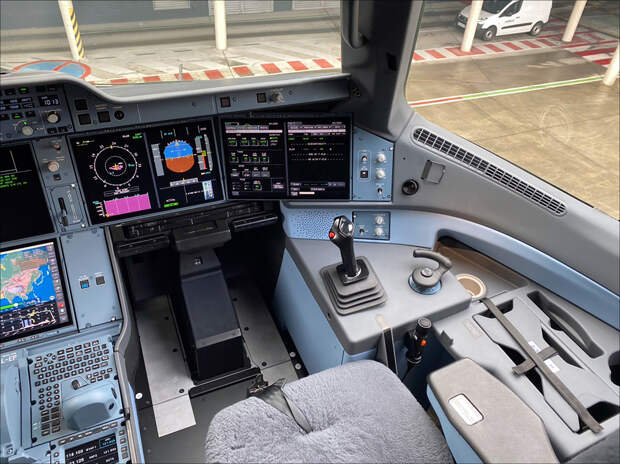 A350 02 A350 02