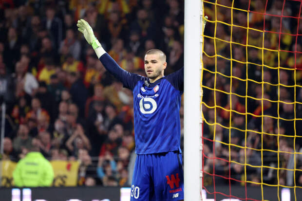 Голкипер "ПСЖ" Шевалье намерен уйти из команды из-за конкуренции с Сафоновым