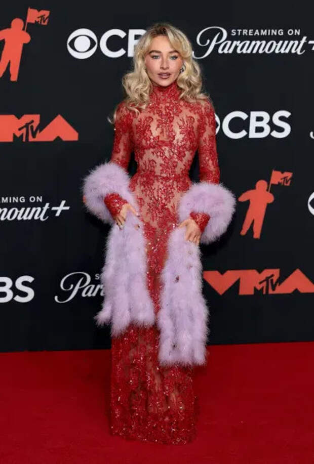 Сабрина Карпентер