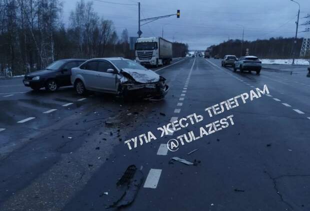 В тройном ДТП под Тулой пострадала пассажирка автомобиля Ford