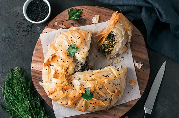 Как слоеное, но тоньше. Что можно приготовить из пачки теста фило