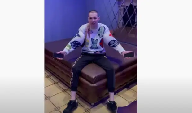 «Руки-базуки» из Пятигорска заявил, что не заметил роста цен и купил второй iPhone.