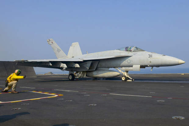 Истребитель Boeing F/A-18E/F Super Hornet. flugrevue.de - «Супер Шершням» продлевают жизнь | Warspot.ru