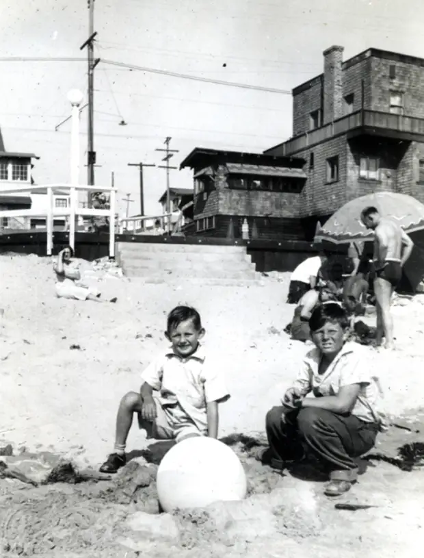 До начала купального сезона еще далеко. До начала купального сезона еще далеко.