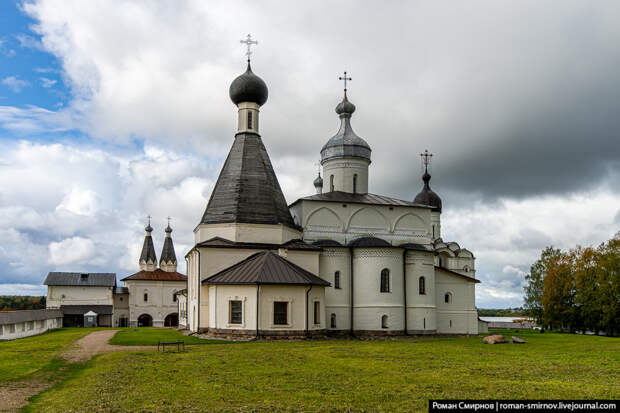 Ферапонтов монастырь осенью.