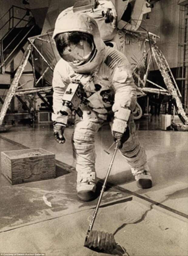 Астронавт в учебно-тренировочном центре Apollo, gemini, nasa, Программа Меркурий, космические запуски, космические миссии, космос, фотоархив
