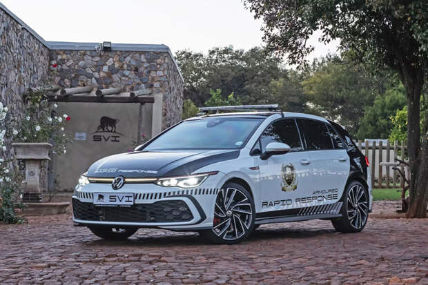 В ЮАР превратили Volkswagen Golf GTI в броневик, защищенный от пуль АК-47