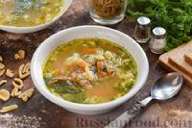 Фото к рецепту: Куриный суп с домашней лапшой