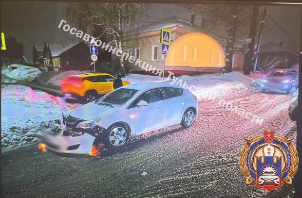 Девушка пострадала при столкновении "Москвича" и Opel на улице Льва Толстого в Туле