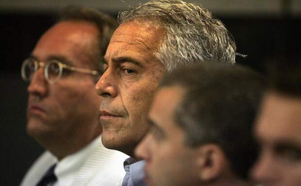 Раскрыто, что обсуждал Эпштейн с чиновником США за несколько часов до ареста